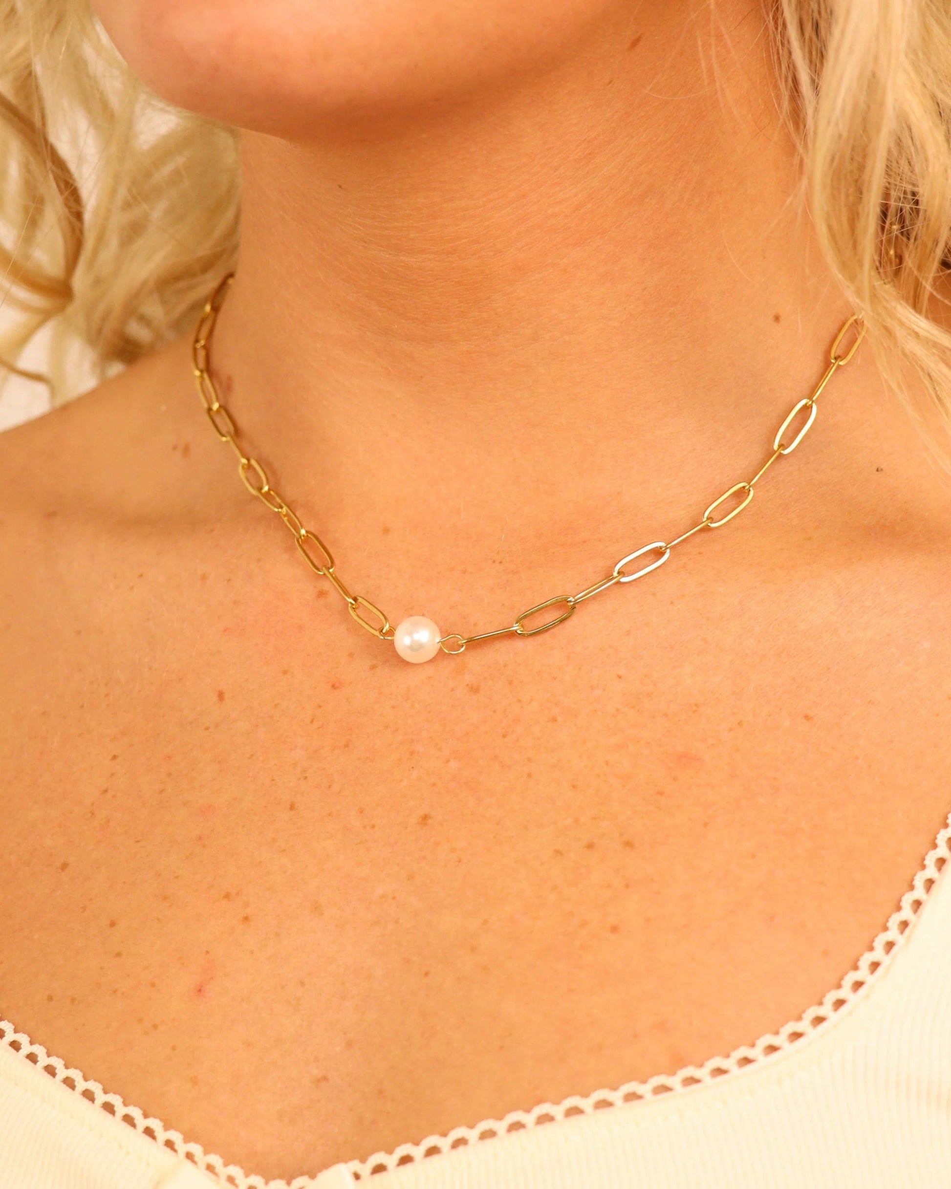 Gold waterproof paperclip pearl necklace with Kiska pearl accent.